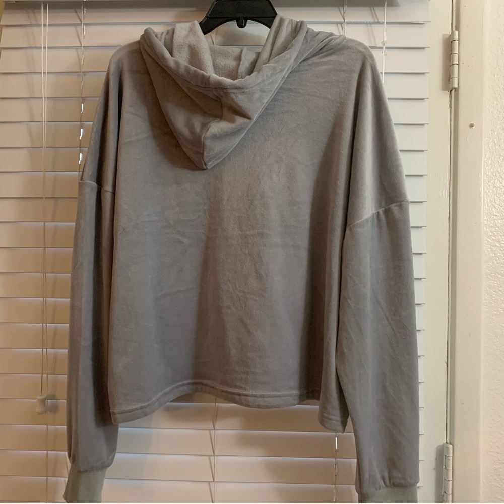 Bebe sport women’s grey cropped plush hooded , new and clean with tag - Picture 4 of 8